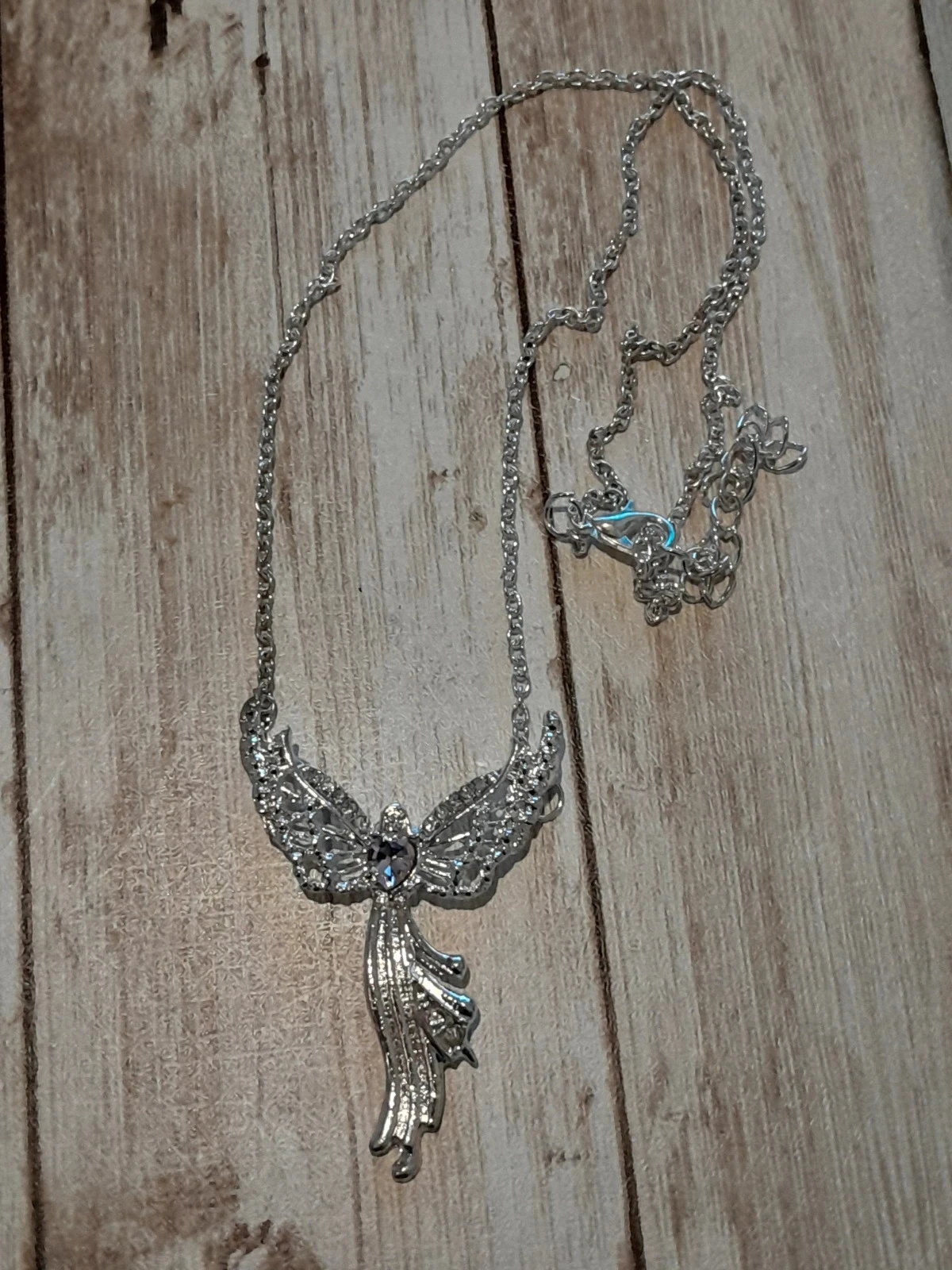 Collier avec Ange, couleur argentée